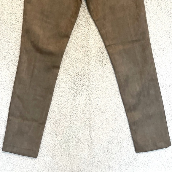 Andrew Marc Women’s Taupe Faux Suede Pull on Leggings Pants Small NWT - Picture 6 of 7